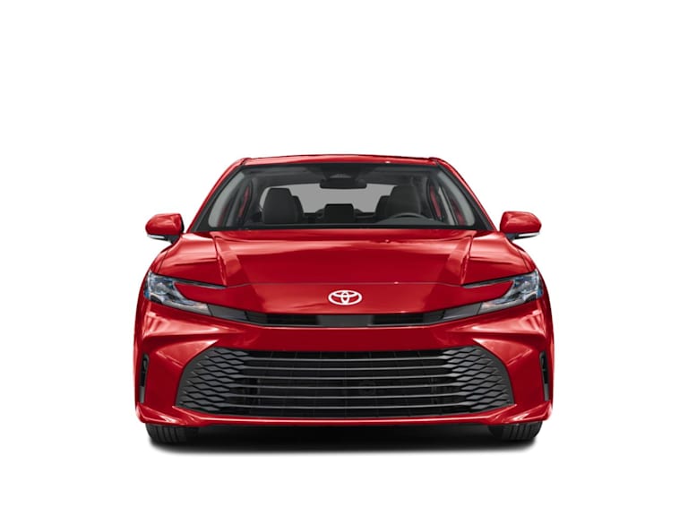 Toyota Camry rojo visto de frente